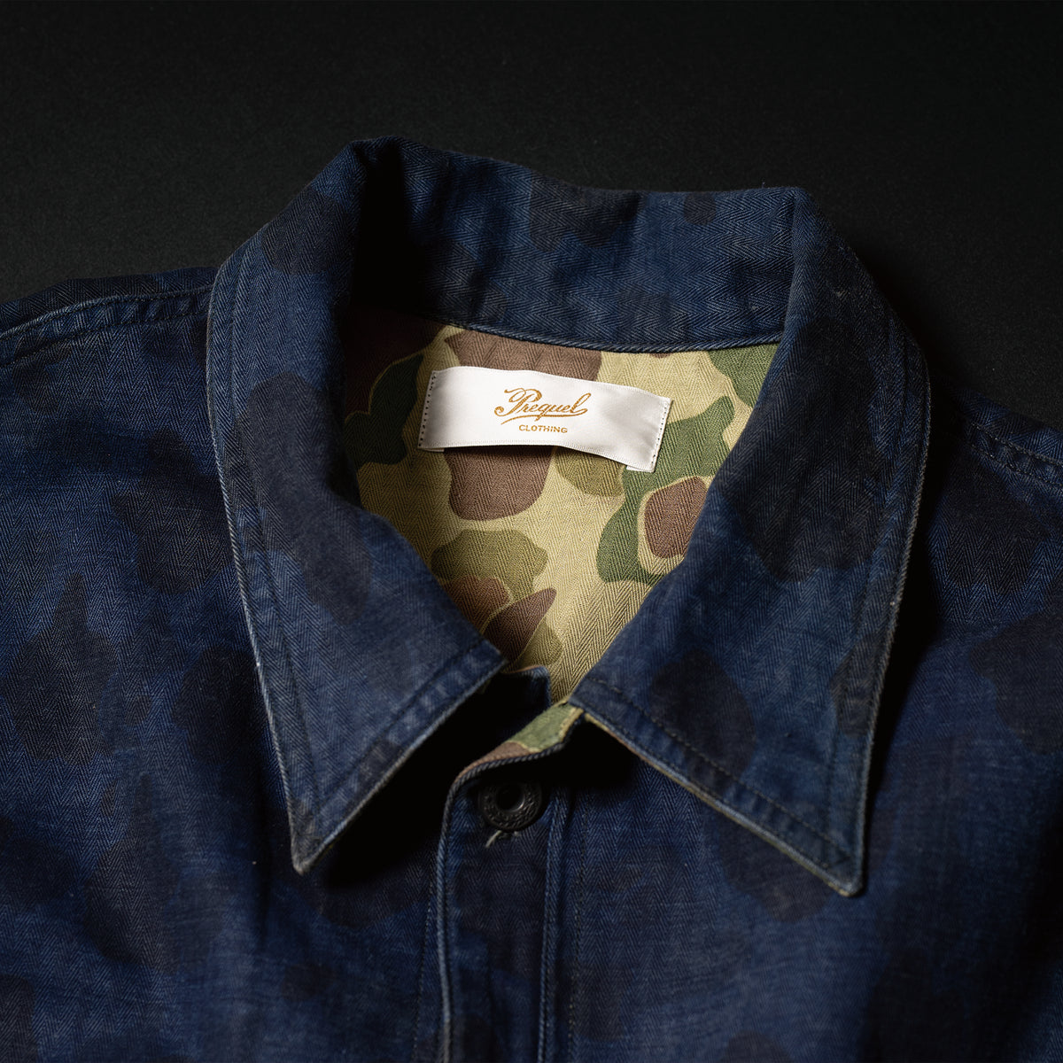 J1020 Indigo Hunter Camo Jacket, collar and fabric detail