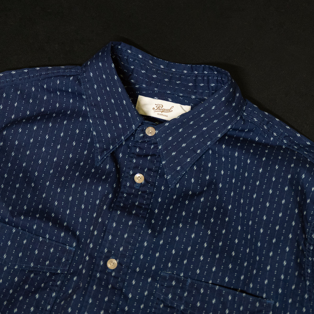 PREQUEL S1026IND Indigo Work Shirt (Indigo), close-up of the collar, buttons and chest pocket.
